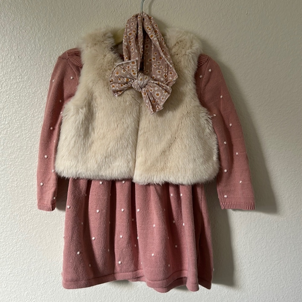 🌸 Pink Knit Dress + Faux Fur Vest + Bow Set (3-Piece) – Size 6-9M